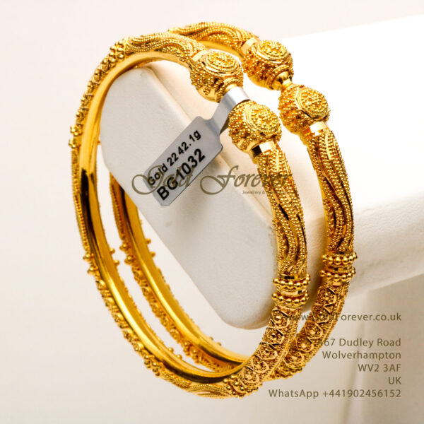 22 Carat Gold Pair of Bangles 42.1 Grams code: BG1032